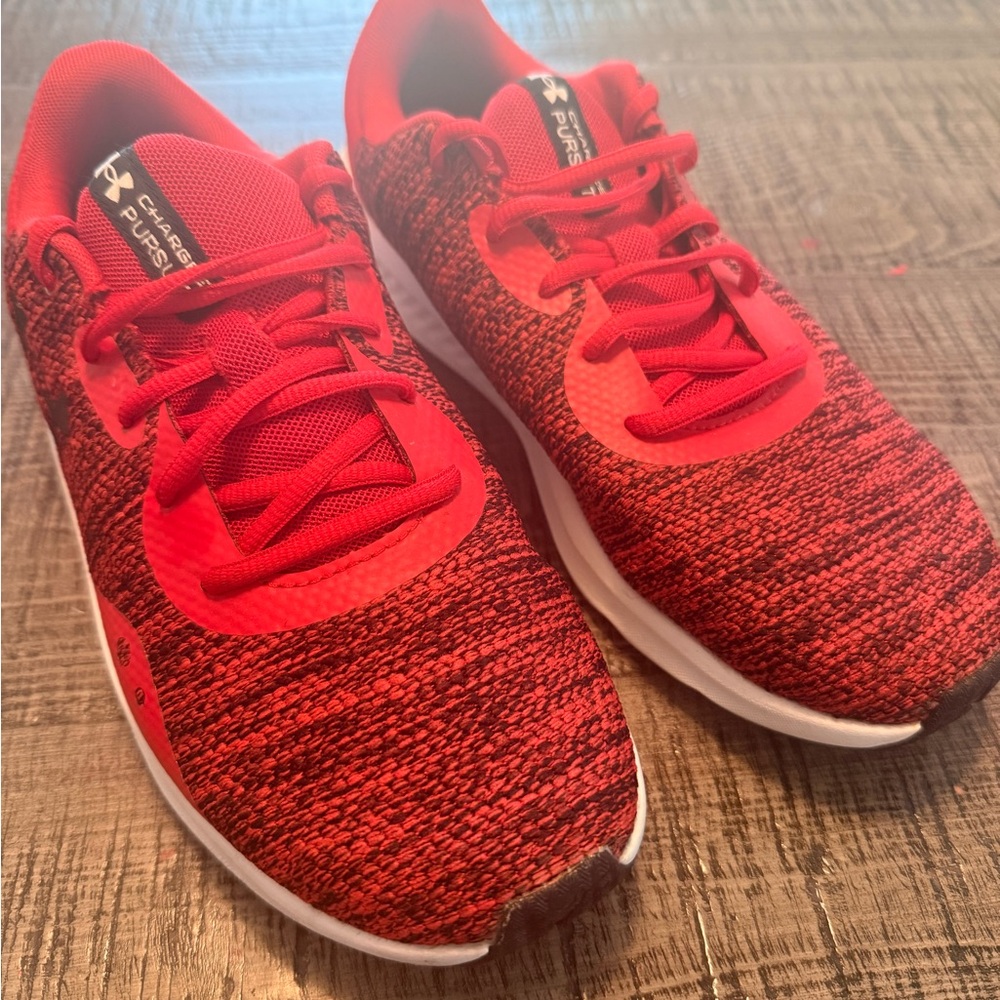 Under Armour Red Knit Chargers